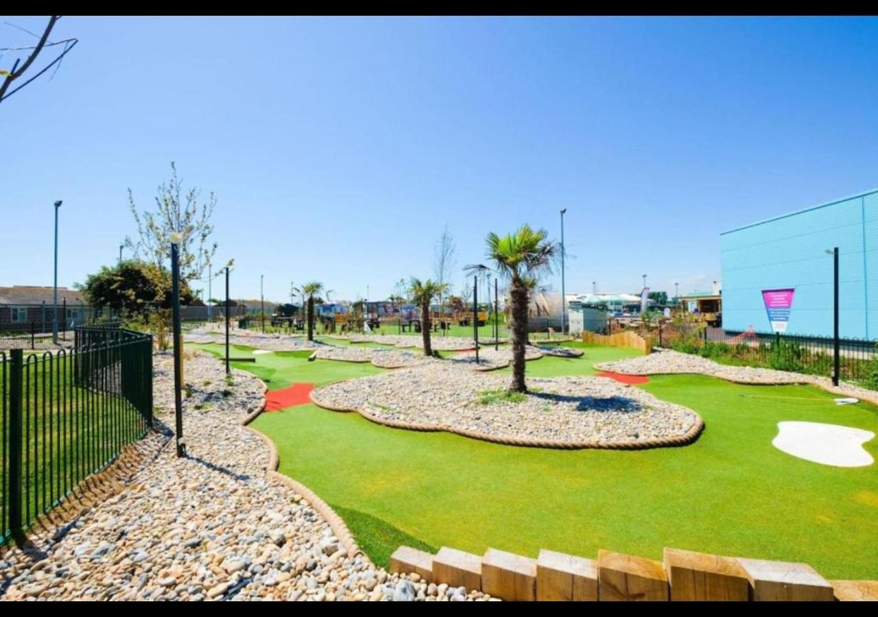 Mp768 - Camber Sands Holiday Park - Huge Lodge - Small Dog Friendly - Sleeps 8 Экстерьер фото