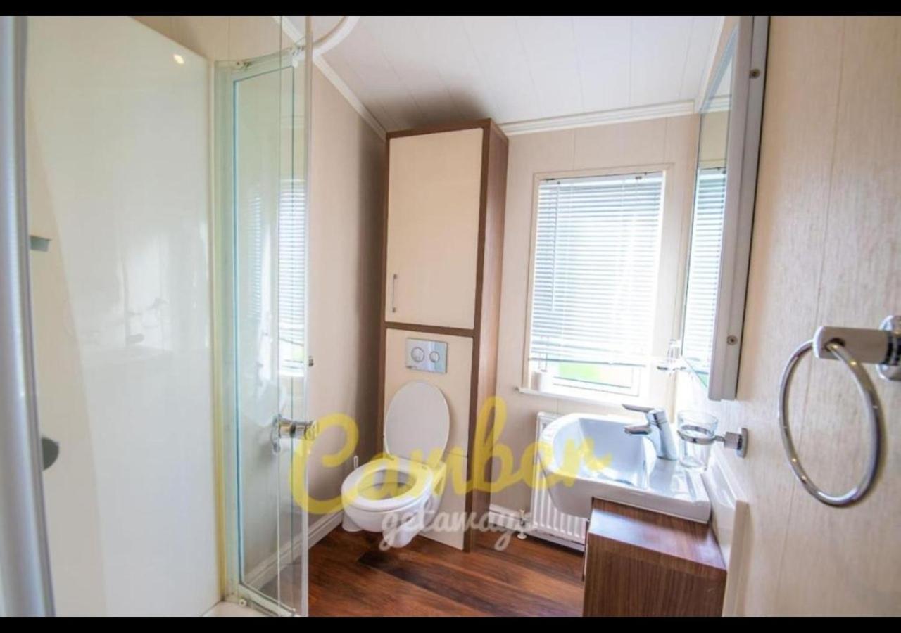 Mp768 - Camber Sands Holiday Park - Huge Lodge - Small Dog Friendly - Sleeps 8 Экстерьер фото